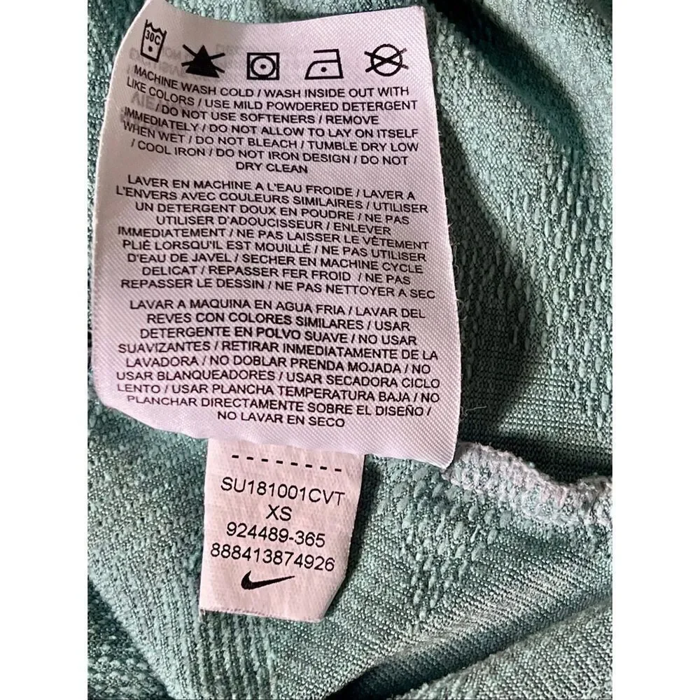 Nike Women's Active Tank Top Size XS Sage Green With Line Print